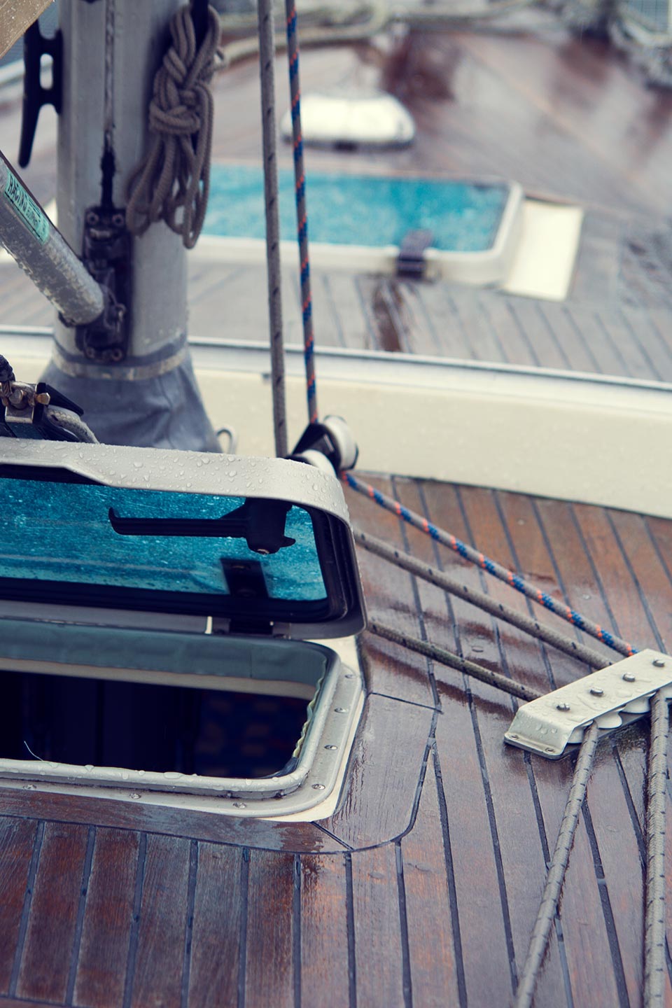 Blick über Segelboot
